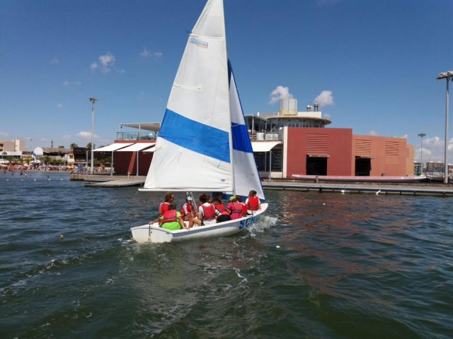 Regresando al puerto a vela